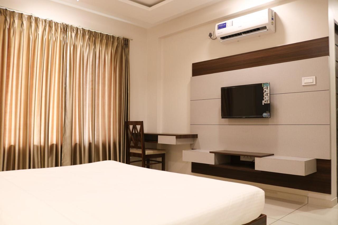 Hotel Grand Indu, 3 Star Kolhapur Ngoại thất bức ảnh
