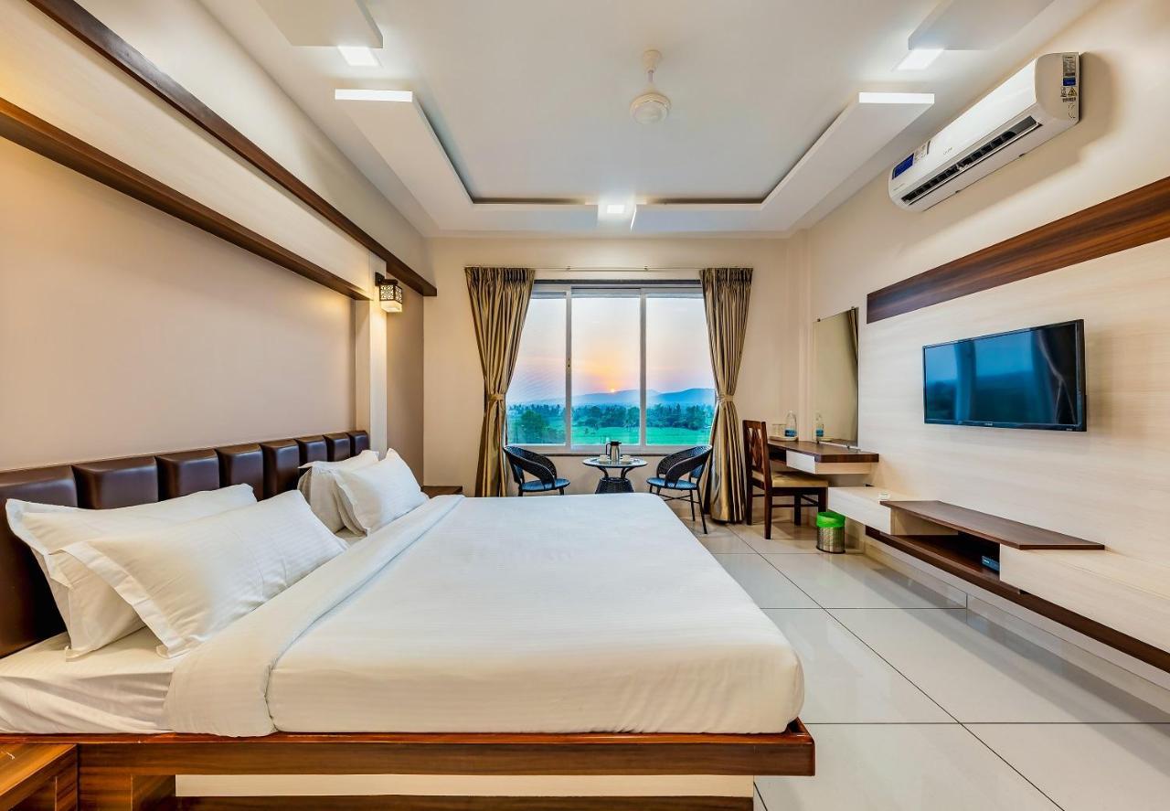 Hotel Grand Indu, 3 Star Kolhapur Ngoại thất bức ảnh