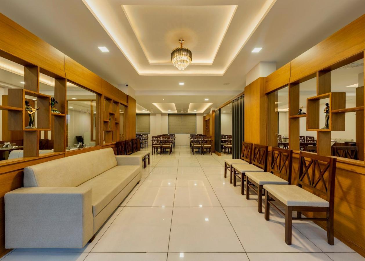 Hotel Grand Indu, 3 Star Kolhapur Ngoại thất bức ảnh