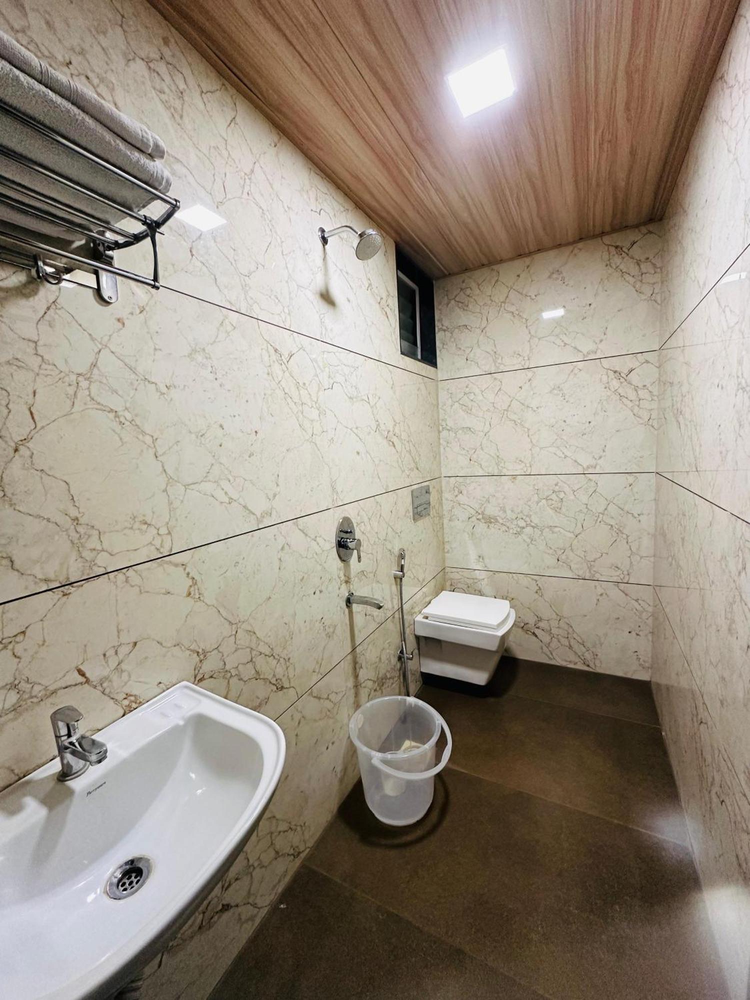 Hotel Grand Indu, 3 Star Kolhapur Ngoại thất bức ảnh